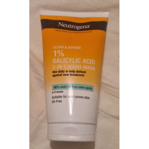 Neutrogena Clear & Defend 1% Salicylic Acid 2-in-1 Wash-Mash