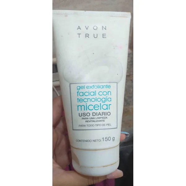 Avon Gel exfoliante facial micelar