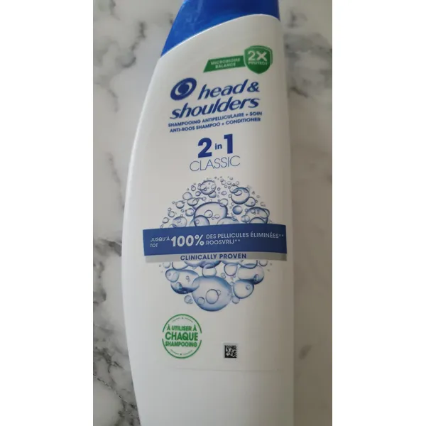 Head & Shoulders Classic 2-in-1 Anti-Dandruff Shampoo
